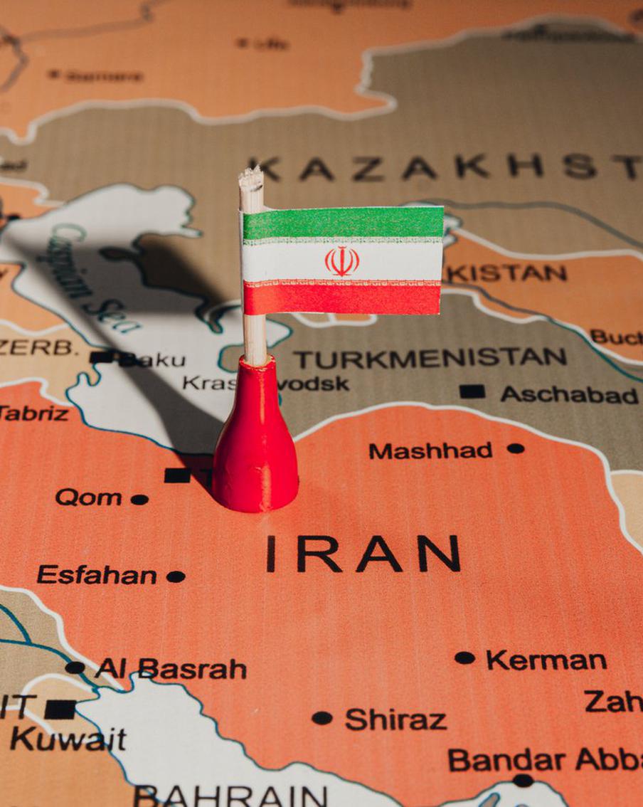 Глава МИД Турции Фидан: Арабские страны направили Ирану последнее предупреждение. Министр иностранных дел Турции Хакан Фидан заявил, что страны Персидского залива направили Ирану "последнее предупреждение" в связи с продолжающимися ракетными атаками на их территорию