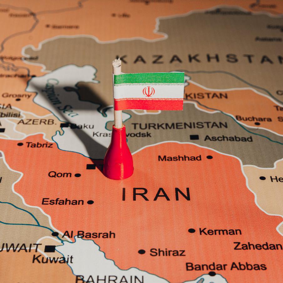 Глава МИД Турции Фидан: Арабские страны направили Ирану последнее предупреждение. Министр иностранных дел Турции Хакан Фидан заявил, что страны Персидского залива направили Ирану "последнее предупреждение" в связи с продолжающимися ракетными атаками на их территорию