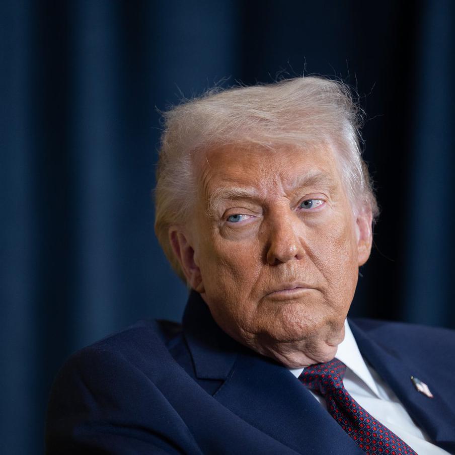 Трамп дал Ирану 48 часов на открытие Ормузского пролива. Президент Соединённых Штатов Америки Дональд Трамп выдвинул Ирану ультиматум: если в течение двух суток Ормузский пролив не будет полностью открыт для свободного прохода судов, то США начнут наносить удары по иранским электростанциям. В первую очередь, атаке подвергнется крупнейшая электростанция страны, заявил президент