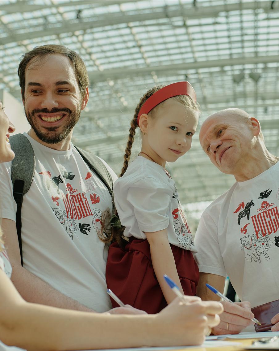 Конкурс "Это у нас семейное": чтобы пройти в финал, семьи раскрыли все свои таланты