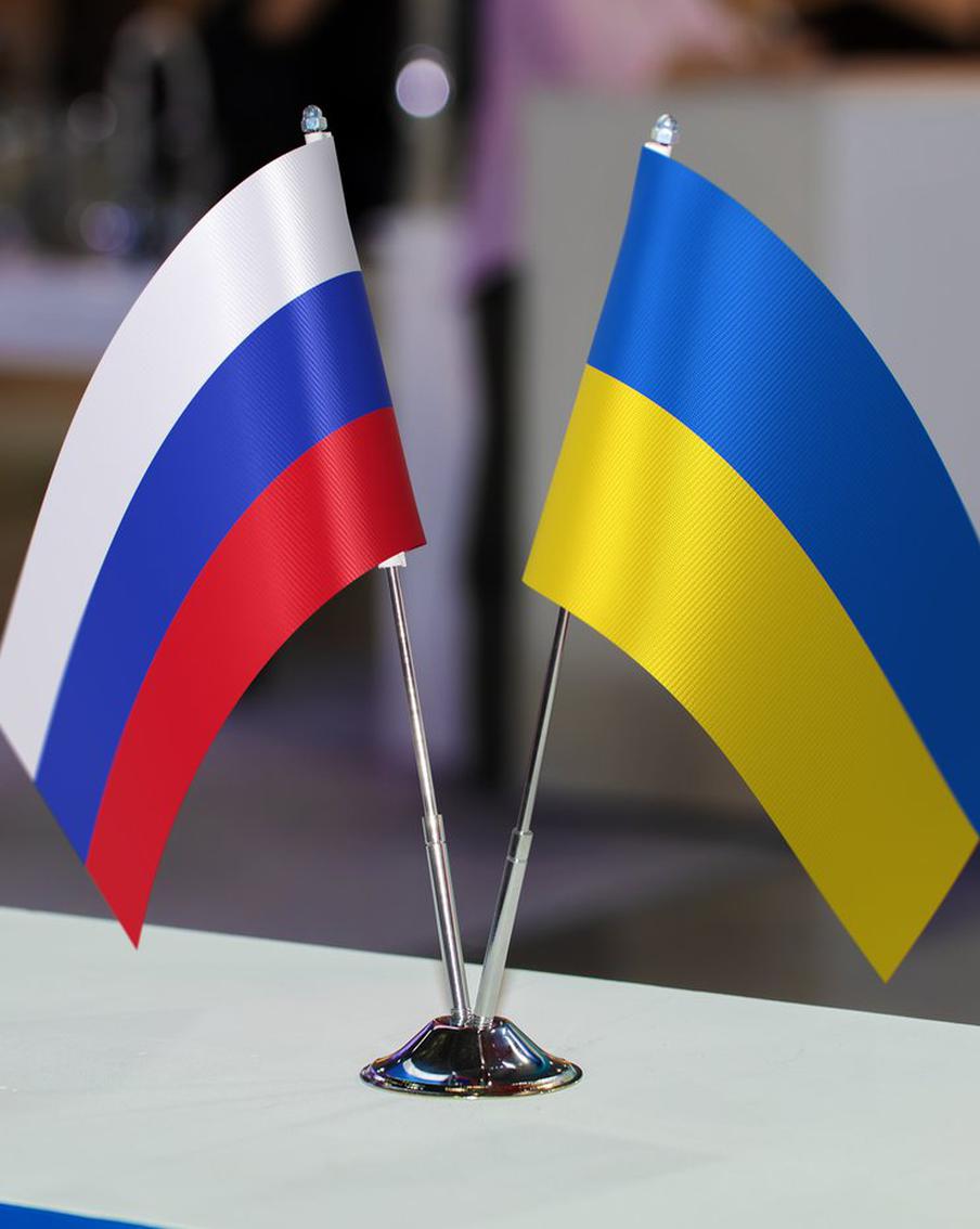 Генсек НАТО заявил о желании Зеленского заключить мир с Россией. Президент Украины Владимир Зеленский выразил стремление к мирному соглашению с Российской Федерацией. Об этом сообщил генеральный секретарь НАТО Марк Рютте в интервью телеканалу CBS News