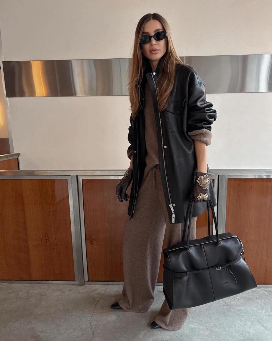 Парка из кожи – идеальный вариант для города.