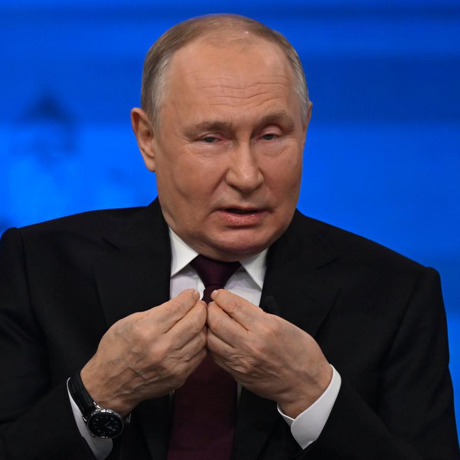 Путин: РФ необходимо вернуться на траекторию устойчивого экономического роста. Президент Российской Федерации Владимир Путин на совещании по экономическим вопросам 23 марта обозначил необходимость возвращения страны на траекторию устойчивого экономического роста при одновременном снижении уровня инфляции