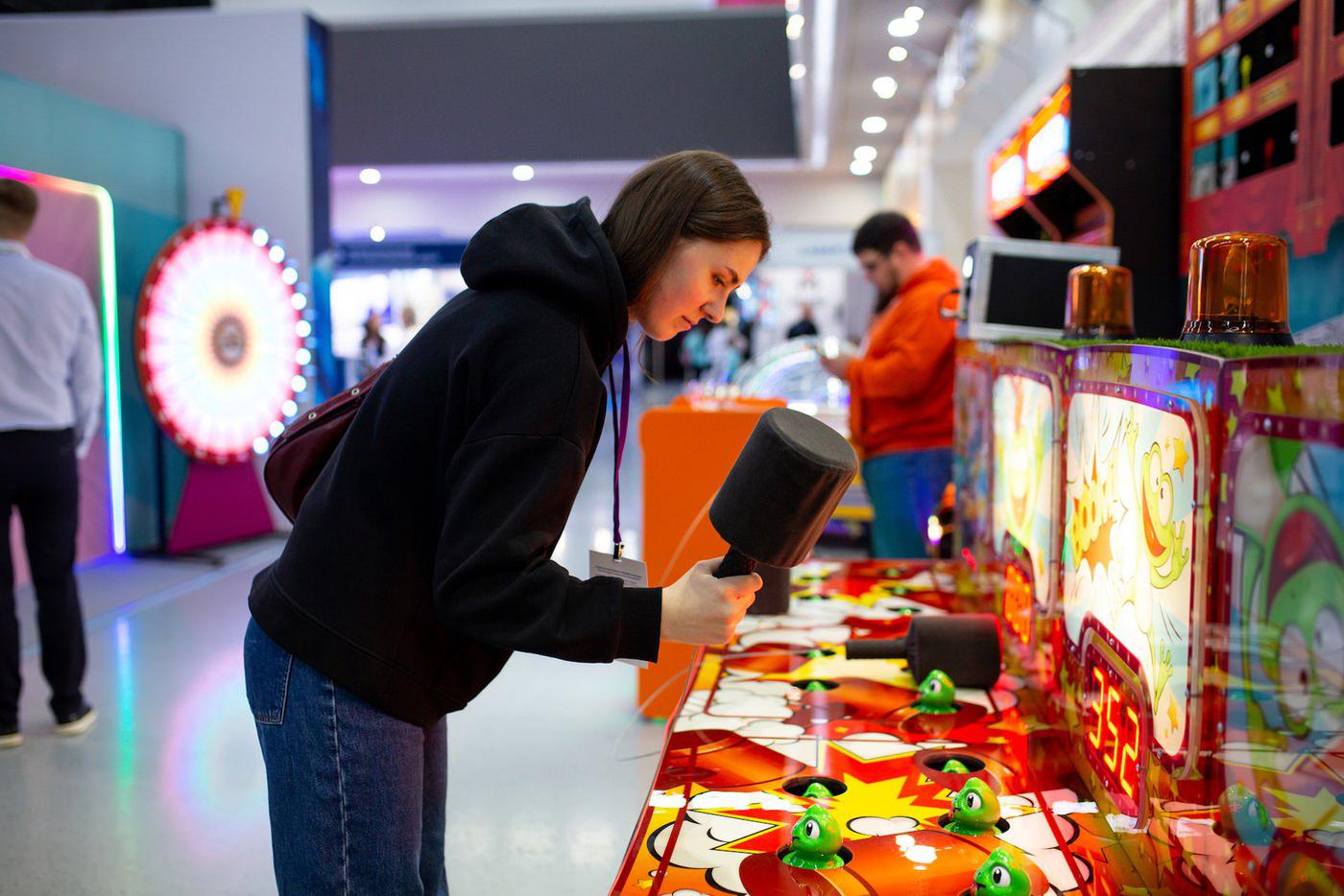 Наверное, самый простой в использовании автомат, но требует максимальной реакции и внимательности.