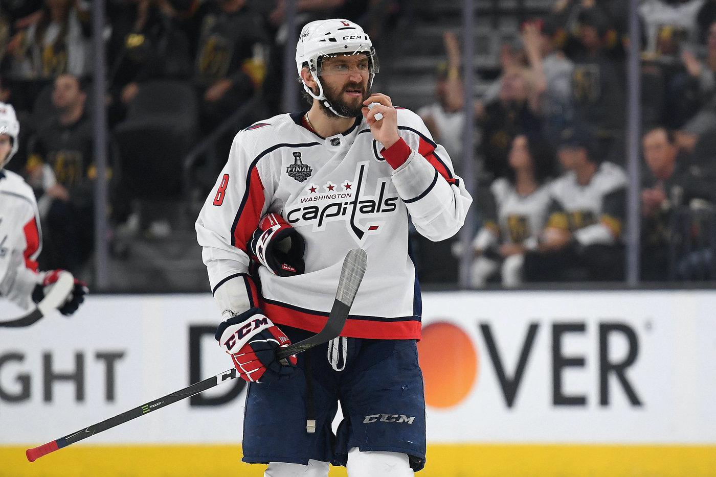 Александр Овечкин установил рекорд, выбив тысячу шайб