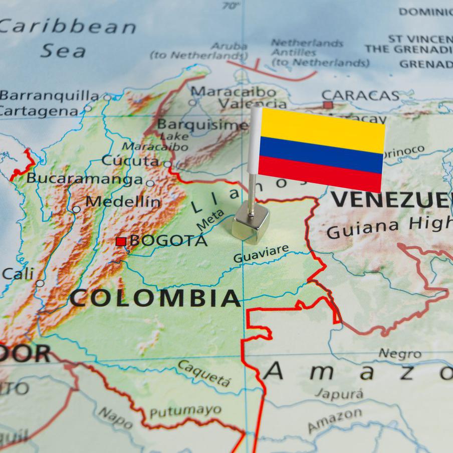 Число жертв авиакатастрофы в Колумбии достигло 66. Как сообщает телеканал Caracol со ссылкой на военные источники, в результате крушения военно-транспортного самолёта Hercules C-130 в департаменте Путумайо на юге Колумбии погибло по меньшей мере 66 человек