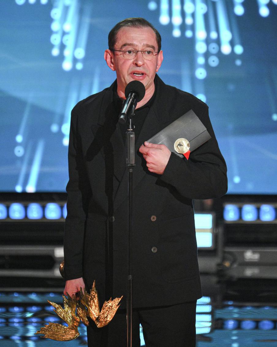 Константин Хабенский требует уважения к МХТ имени А. П. Чехова.