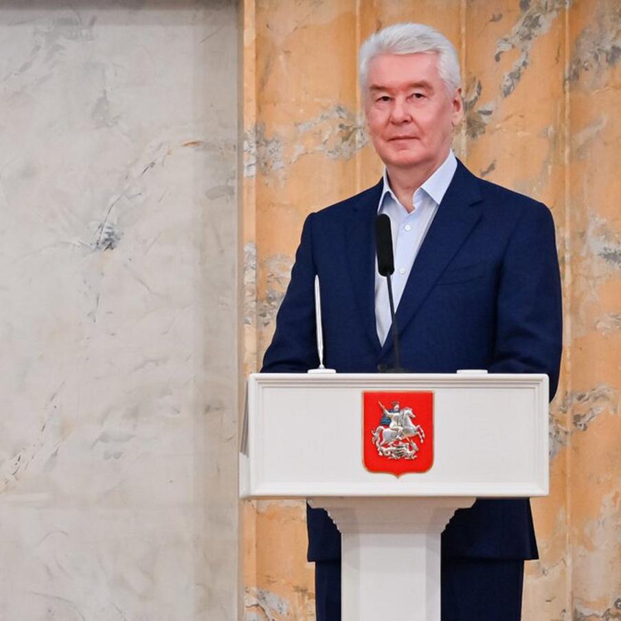 Собянин: количество бюджетных мест в колледжах Москвы увеличится на 10 тысяч. В рамках своего визита на Форум колледжей столицы, который проходил в Гостином дворе, мэр Москвы Сергей Собянин объявил о намерении увеличить количество бюджетных мест в городских колледжах на 10 тысяч