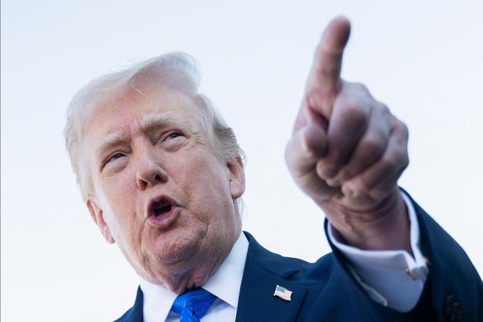 Трамп предлагает Ирану переговоры, но может и высадить десант