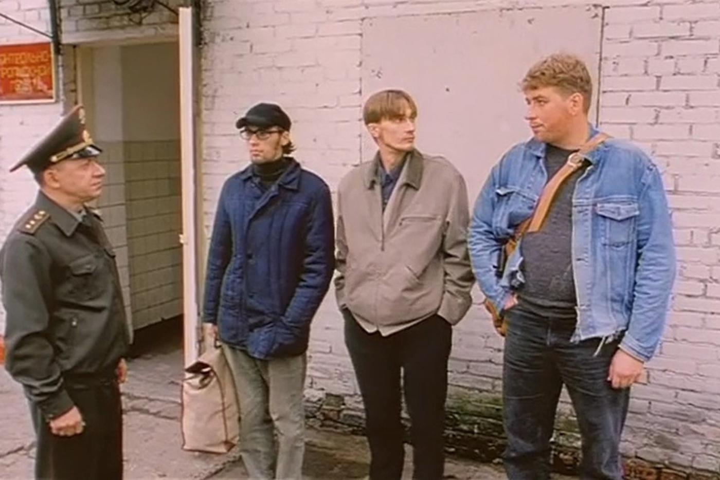 Справа налево: Станислав Дружников в роли Бомбы, Пётр Коршунков – Пуля, Михаил Петровский – Штык и "дикий прапор" Сергей Арцибашев.