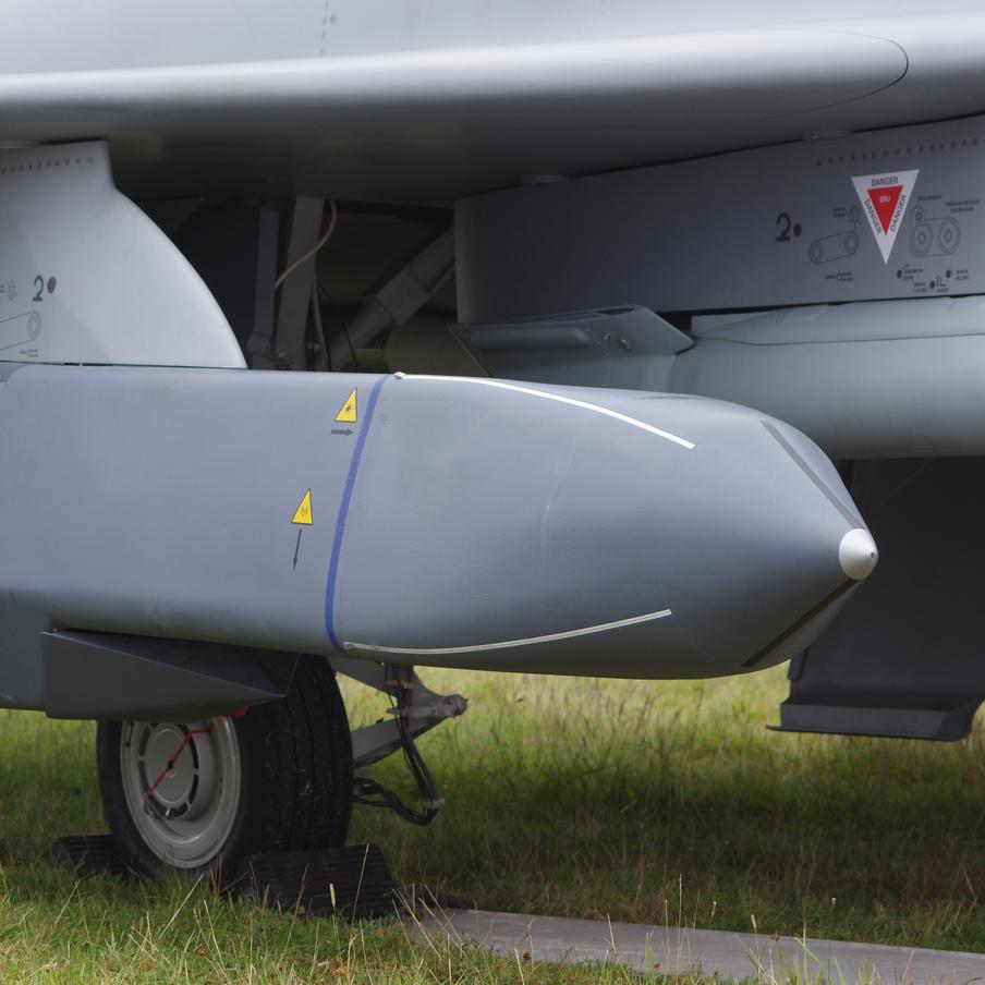 ВСУ нанесли ракетный удар по Белгороду: повреждены объекты энергетики. Украинские нацисты обстреляли областной центр и прилегающие территории. Серьёзные разрушения получила энергетическая инфраструктура, что привело к перебоям со светом, водой и теплом. Пострадавших, по предварительным данным, нет