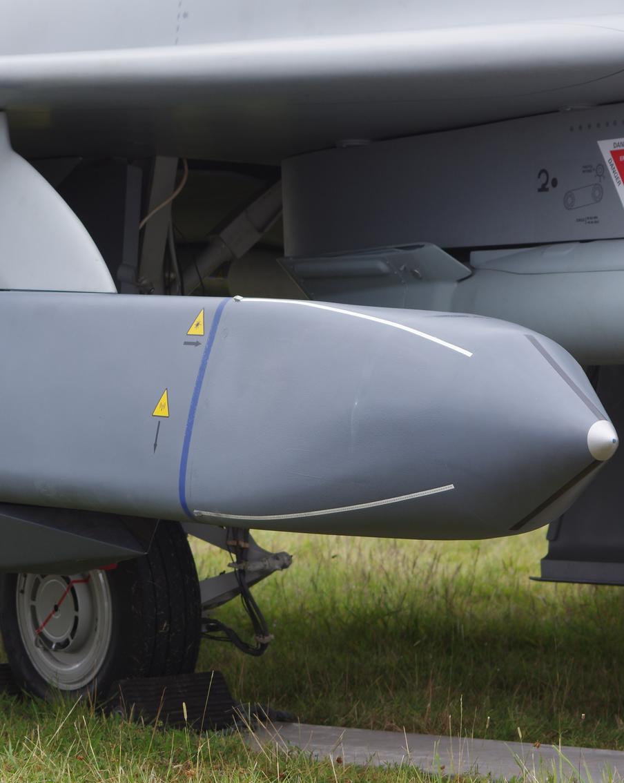 ВСУ нанесли ракетный удар по Белгороду: повреждены объекты энергетики. Украинские нацисты обстреляли областной центр и прилегающие территории. Серьёзные разрушения получила энергетическая инфраструктура, что привело к перебоям со светом, водой и теплом. Пострадавших, по предварительным данным, нет