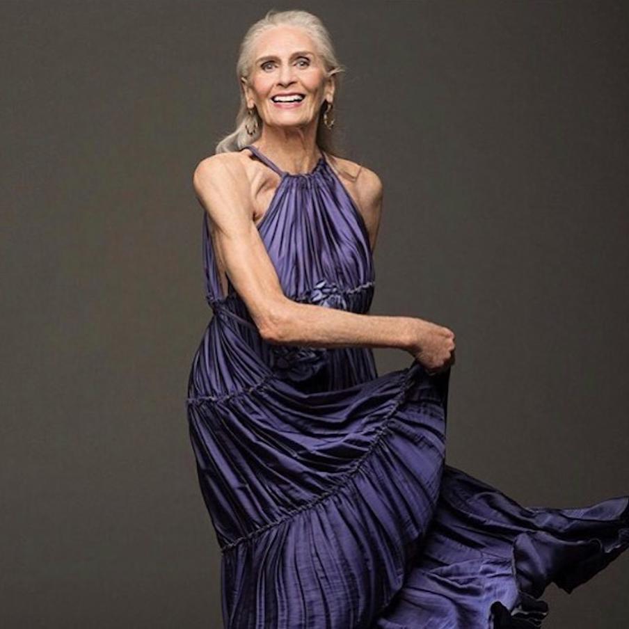 Дафни осознанно отказалась от стороннего вмешательства в свою внешность.