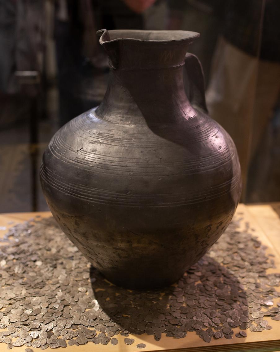 В палатах XVII века нашли клад, который раскрыл тайну своего хозяина