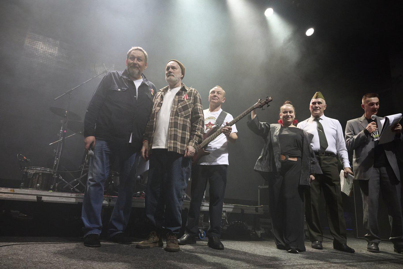 Актёры и создатели фильма в скором времени отправятся с концертами на юг России. 