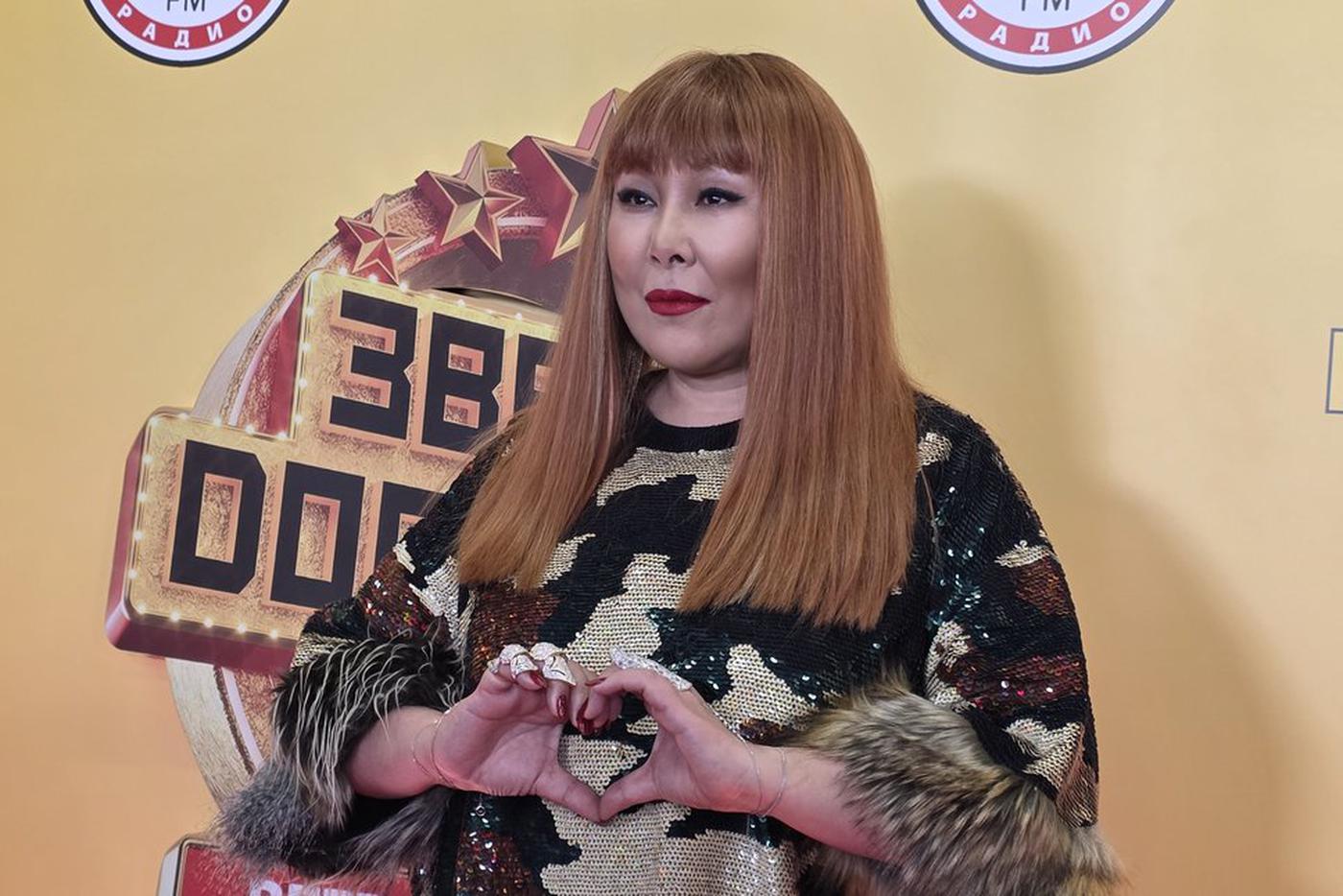 Минус 30 килограммов: Анита Цой сидит на простой эффективной диете