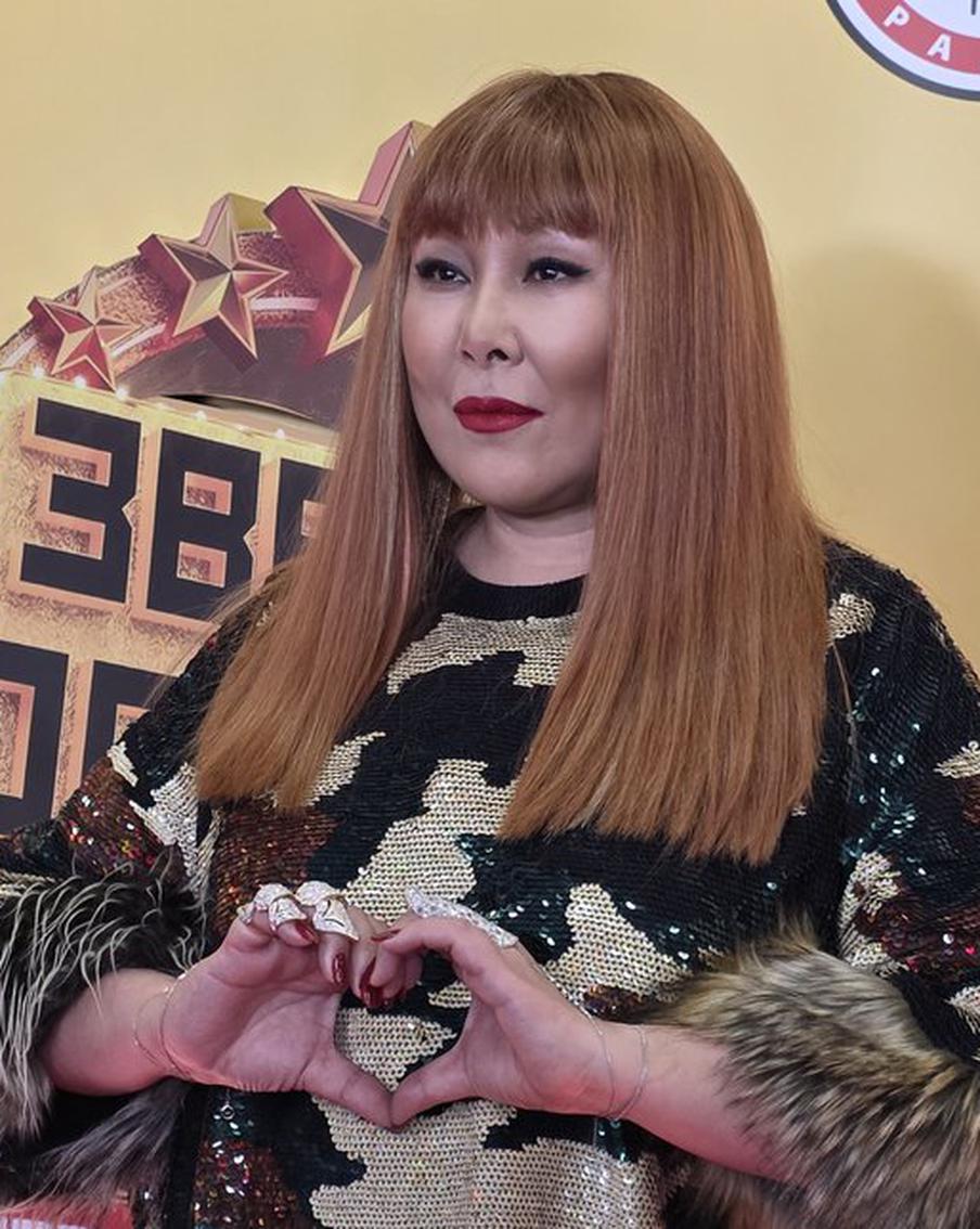 Минус 30 килограммов: Анита Цой сидит на простой эффективной диете