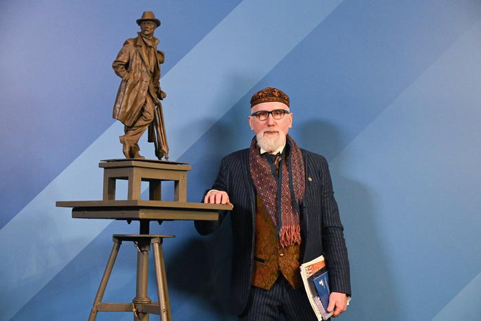 Место встречи изменить нельзя, а памятник – можно: в Москве обсуждают скульптуру режиссёру Говорухину