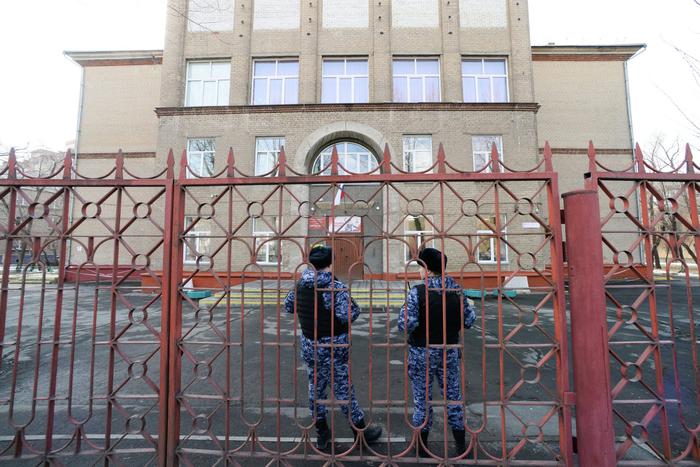 Что могло стать причиной трагедии в обычной школе Челябинска