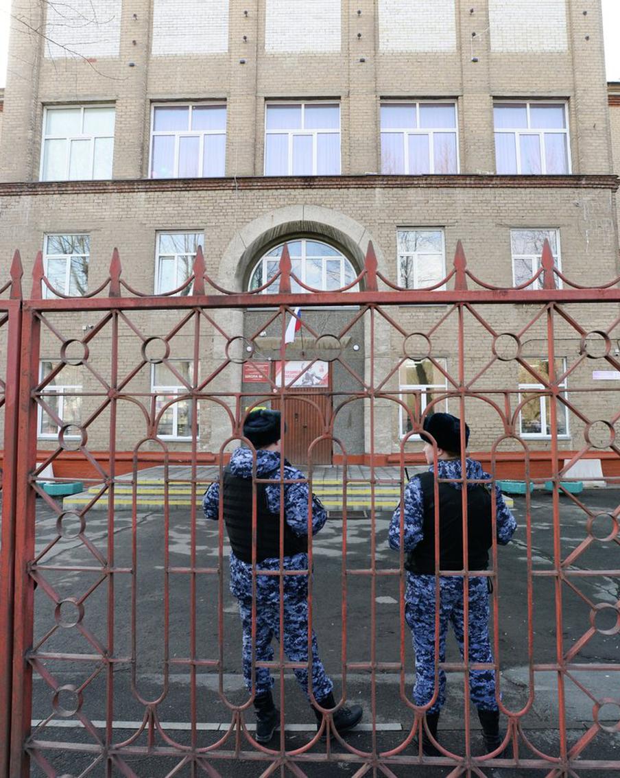 Что могло стать причиной трагедии в обычной школе Челябинска