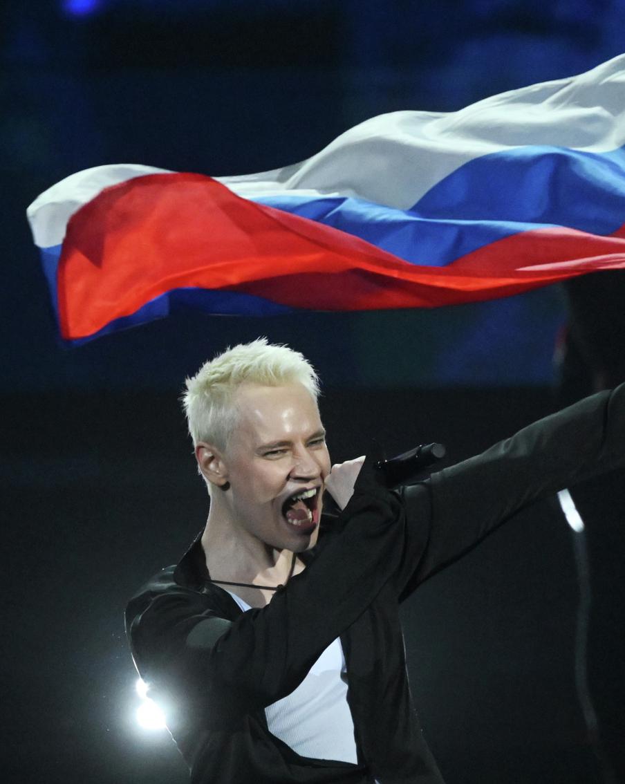 "Портрет Владимира Путина в гримёрке": SHAMAN рассекретил важнейший пункт гастрольного райдера