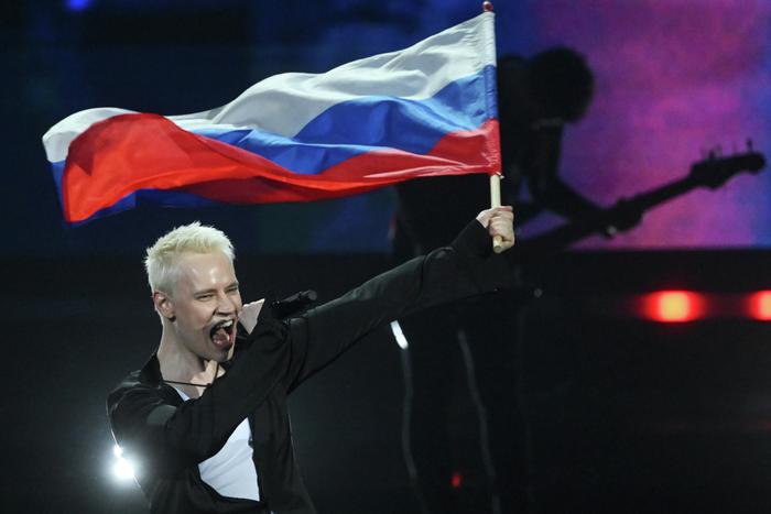 "Портрет Владимира Путина в гримёрке": SHAMAN рассекретил важнейший пункт гастрольного райдера