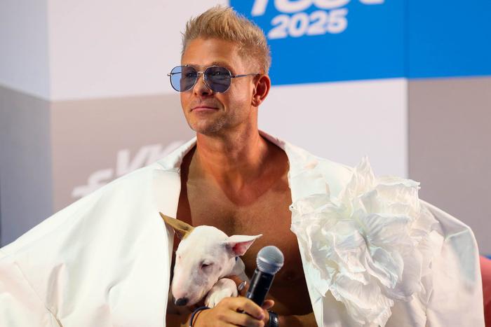 "Я оказался на скользкой тропинке": Митя Фомин выпустил автобиографию с откровениями о жизни в США