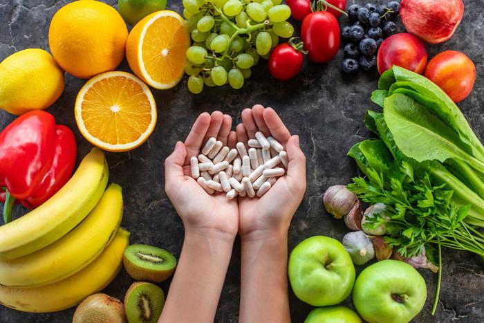 Фармацевт рассказал о бесполезности витаминов и БАДов без назначения врача