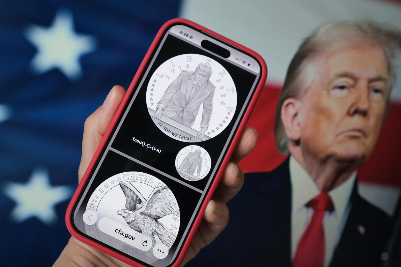 Трамп появляется даже на монетах.