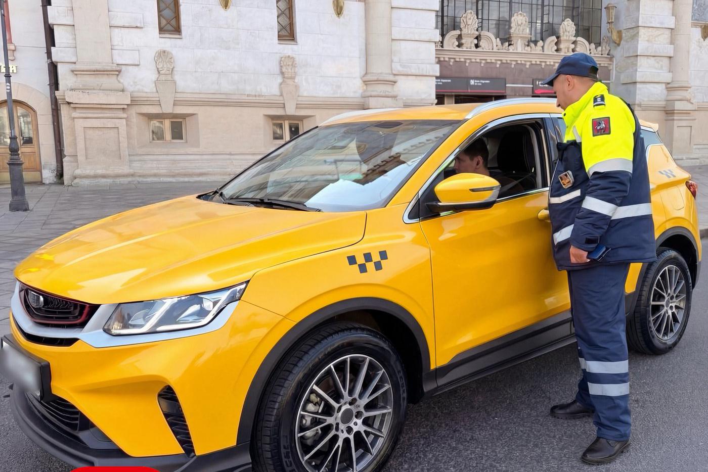 МАДИ контролирует работу такси в столице для безопасности пассажиров