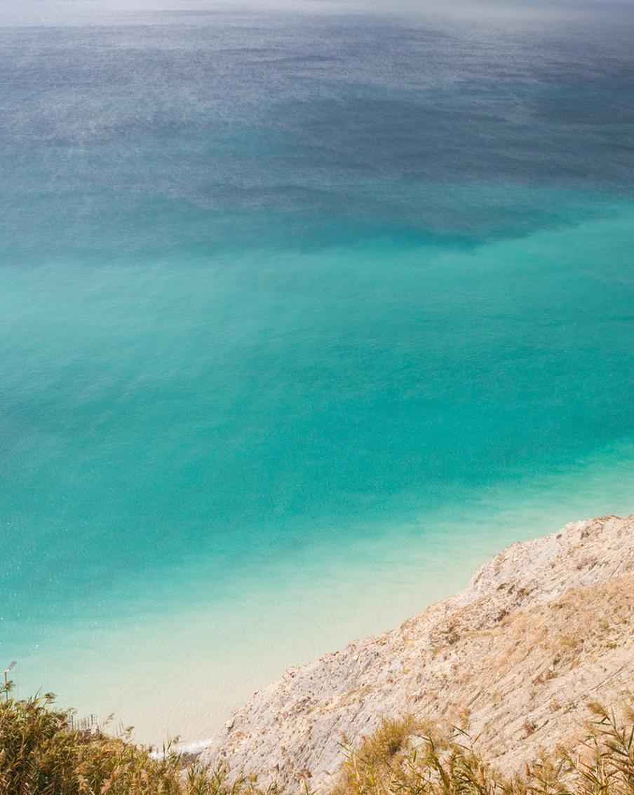 Роспотребнадзор объявил Черноморское побережье безопасным для отдыха. Глава ведомства Анна Попова заверила, что рисков для туристов в грядущем сезоне нет, за исключением зоны чрезвычайной ситуации. Побережье свободно и доступно для летнего отдыха