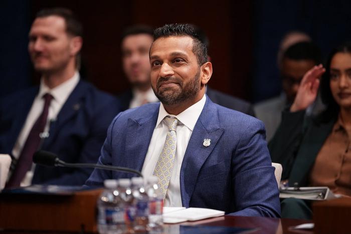 "Нас не зактнуть!": Иран хакнул почту директора ФБР и выложил на него компромат