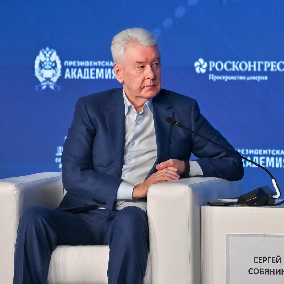 Сергей Собянин сообщил об отражении атаки двух беспилотников на подлёте к Москве. Столичный мэр рассказал, что силами противовоздушной обороны на подлёте к Москве были уничтожены два украинских беспилотника