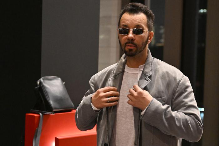 "Доползала до кулисы и падала": Денис Клявер рассказал о зависимости у известной актрисы