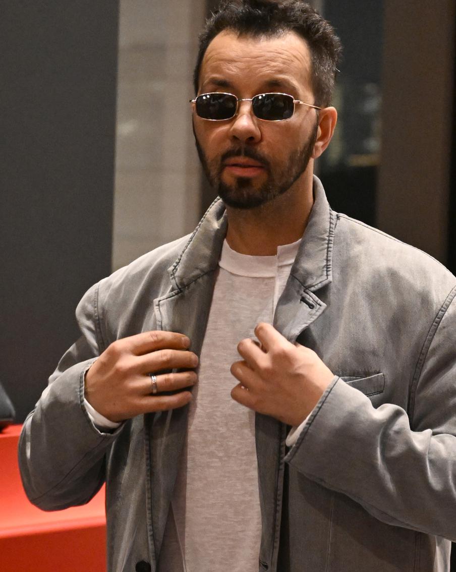 "Доползала до кулисы и падала": Денис Клявер рассказал о зависимости у известной актрисы