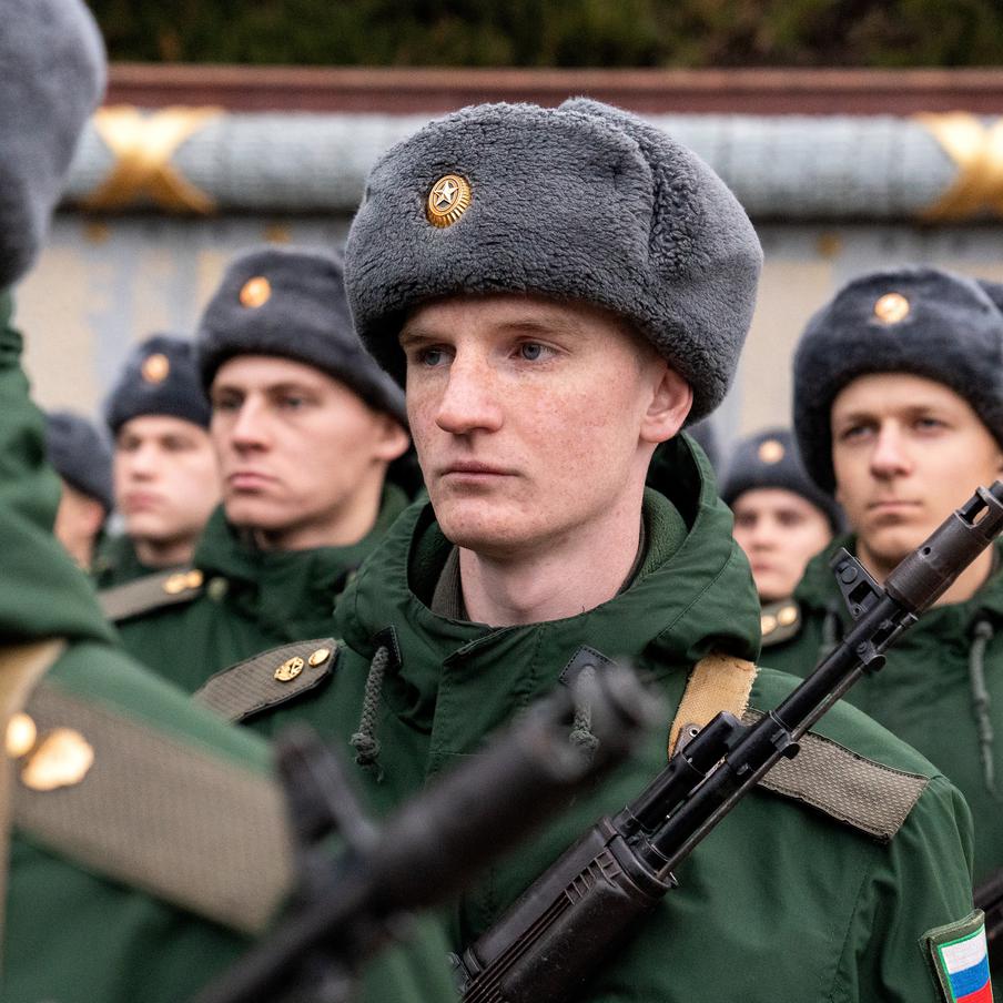 В Генштабе ВС РФ заявили о полном выполнении плана по осеннему призыву. План осеннего призыва по количеству призванных в армию новобранцев был выполнен в полном размере. Всего на военную службу призваны 135 тысяч человек