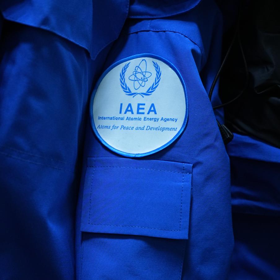 МАГАТЭ сообщило об очередном ударе в районе иранской АЭС "Бушер". Иранские власти сообщили МАГАТЭ об очередном ударе по территории прилегающей к действующей атомной электростанции "Бушер". Отмечается, что реактор АЭС не повреждён