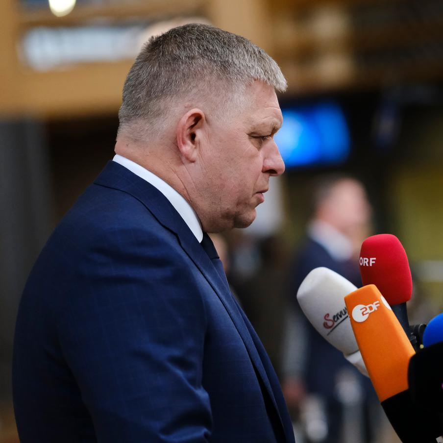 В Словакии началось расследование по делу о госизмене в отношении Роберта Фицо. Словацкая оппозиция заявила о якобы начале правоохранительными органами расследования по делу о госизмене против премьер-министра страны Роберта Фицо