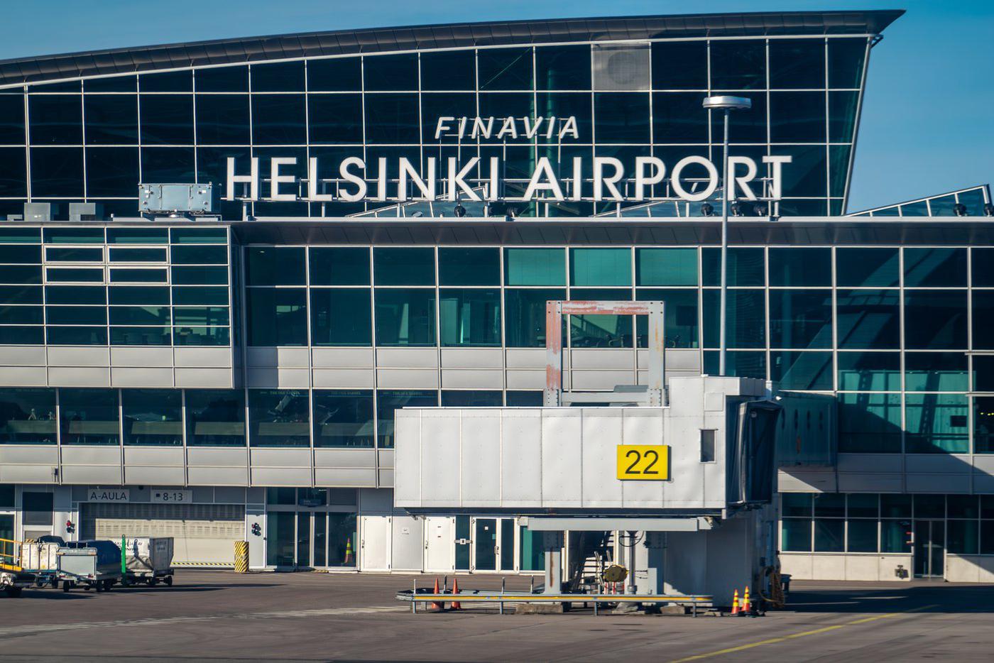 Летевшие в Санкт-Петербург из Сербии россияне опять застряли в Финляндии