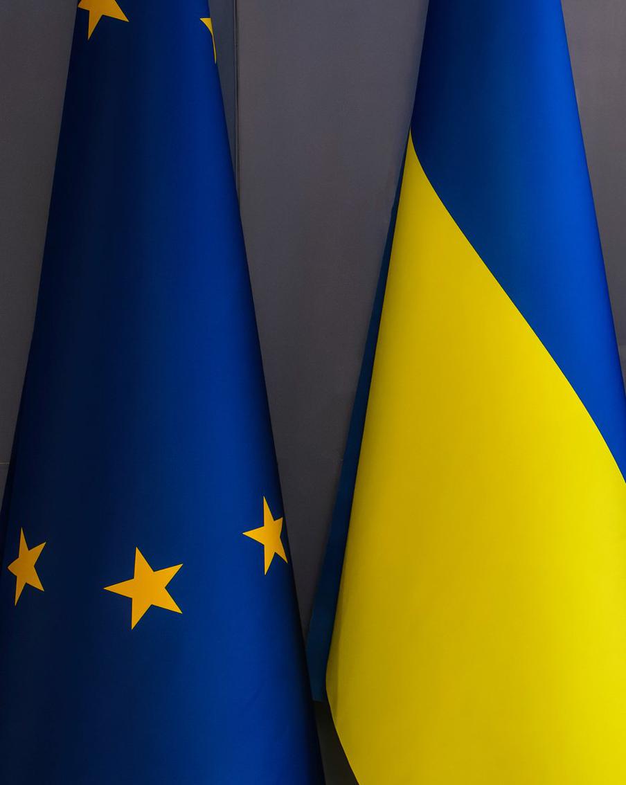 В Евросоюзе разочарованы срывом Украиной плана ускоренного вступления в ЕС. Европейские союзники Украины удручены тем, что Киев не смог выполнить более десятка требований, которые помогли бы стране быстрее вступить в Евросоюз. Что именно не смогла сделать Украина, не уточняется