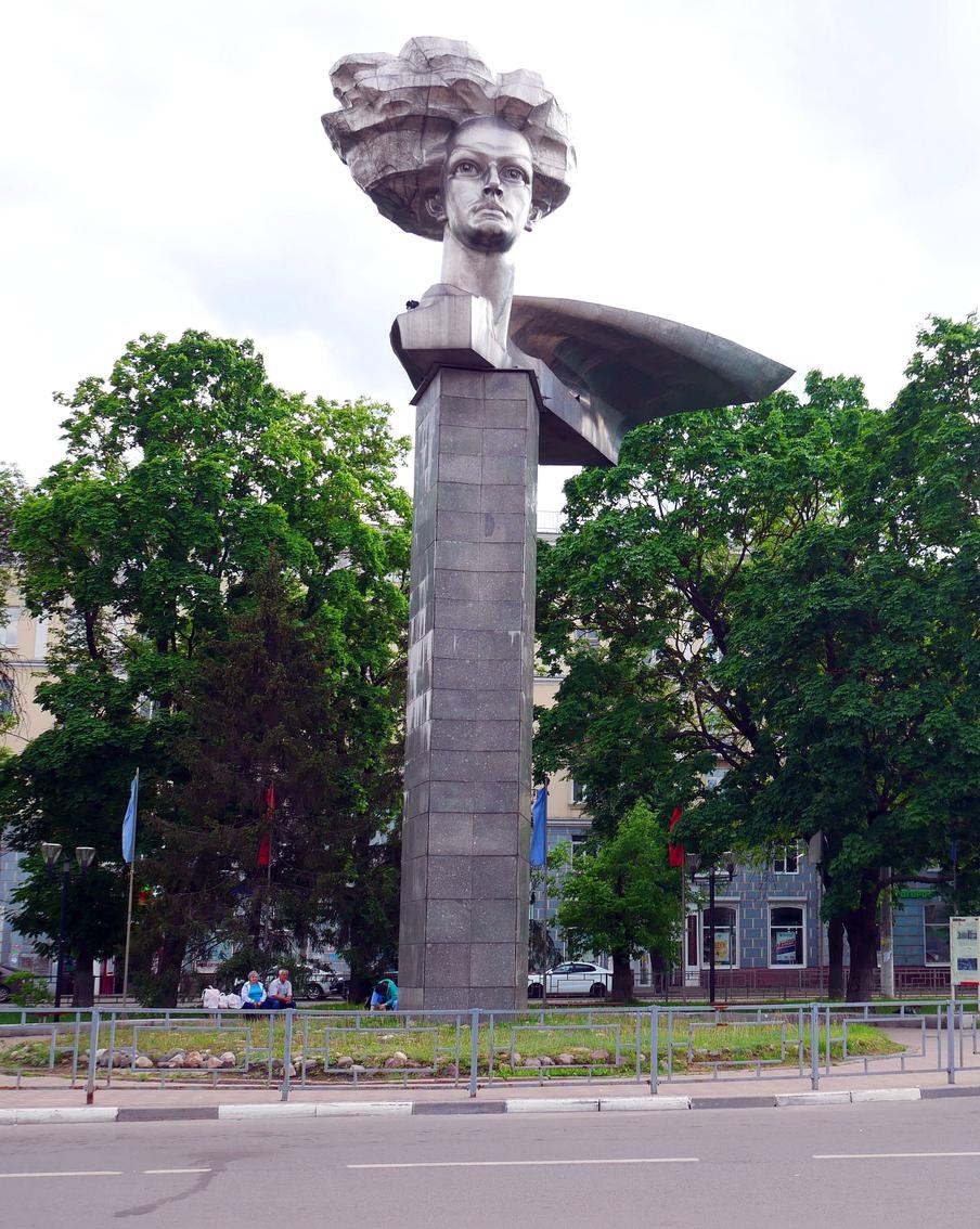 Жителей Иваново предупредили о возможном попадании керосина в питьевую воду. Из-за упавшего в местный водоём в декабре прошлого года самолёта жители Иваново могут начать пить воду с вкраплениями керосина