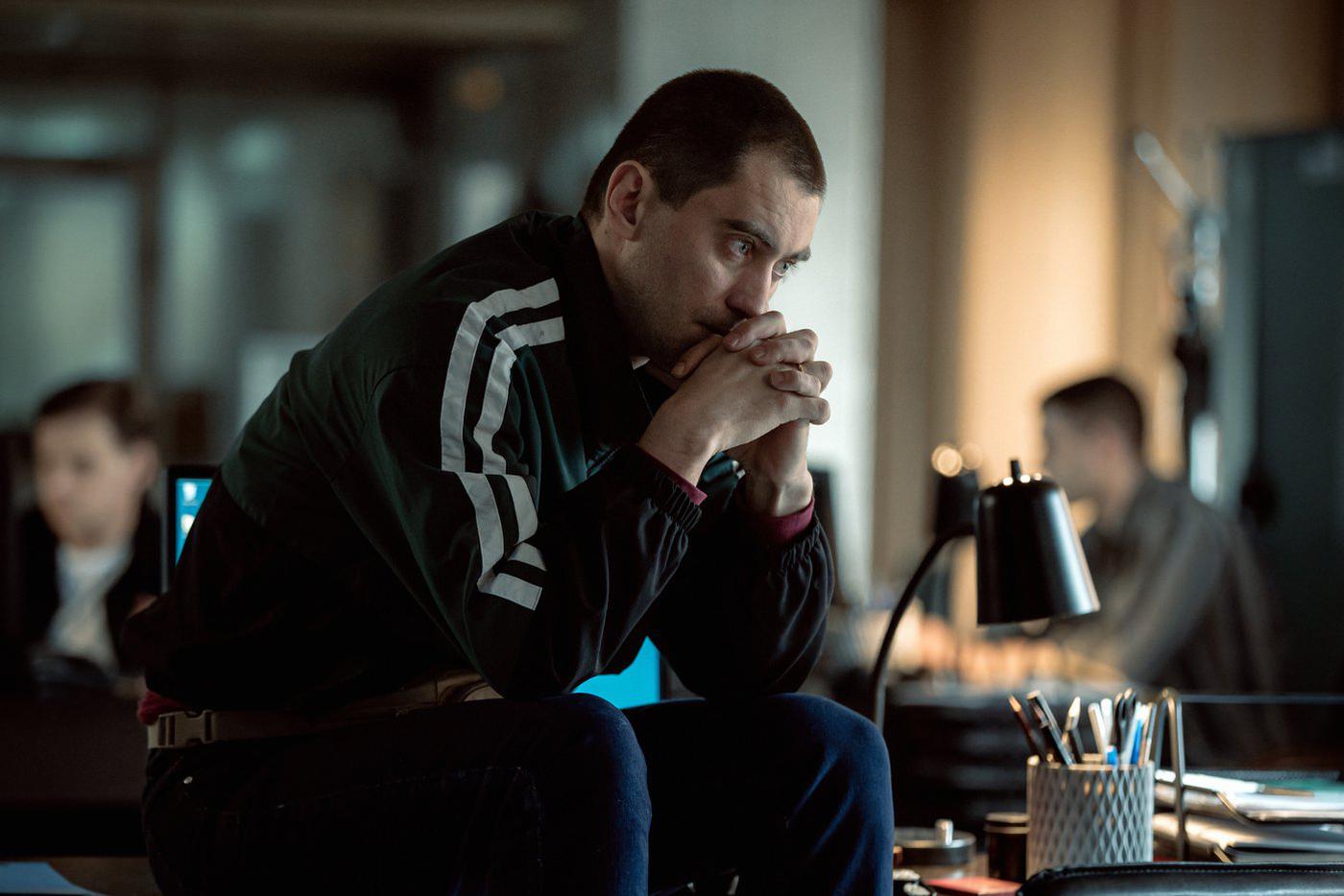 Дмитрий Чеботарёв в роли напарника Яны, капитана полиции Дениса Симонова