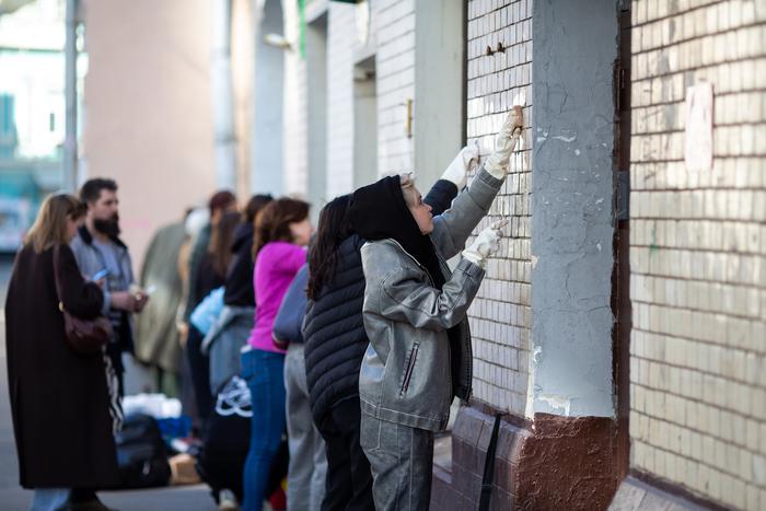 Москвичи возвращают былой облик историческим домам, натирая кабанчика