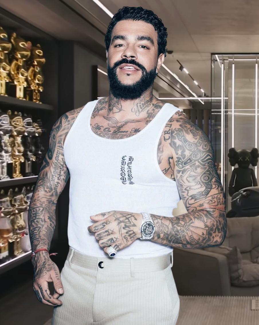 Апартаменты Тимати в Москве: мотоцикл посреди гостиной и сотня фигурок медведей