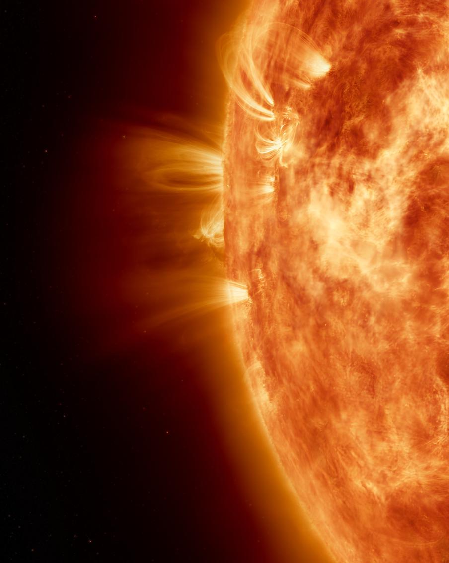 На Землю обрушится магнитная буря. По данным Лаборатории солнечной астрономии ИКИ РАН и ИСЗФ СО РАН, во вторник вечером ожидается мощная вспышка на Солнце, которая будет классифицирована как Х1.5. Это событие может привести к магнитным бурям на Земле