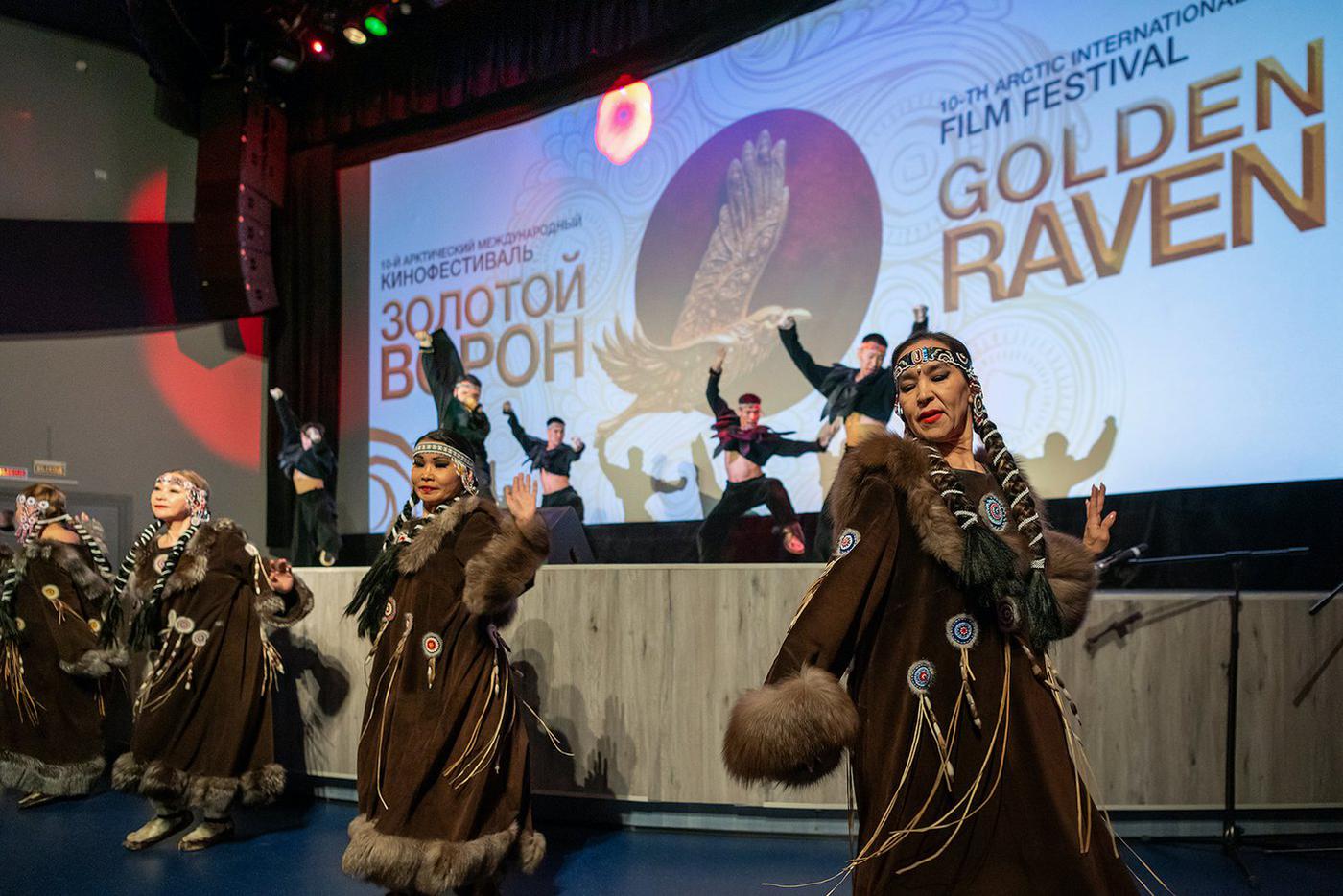 Арктический международный кинофестиваль "Золотой ворон" открылся в городе Анадырь
