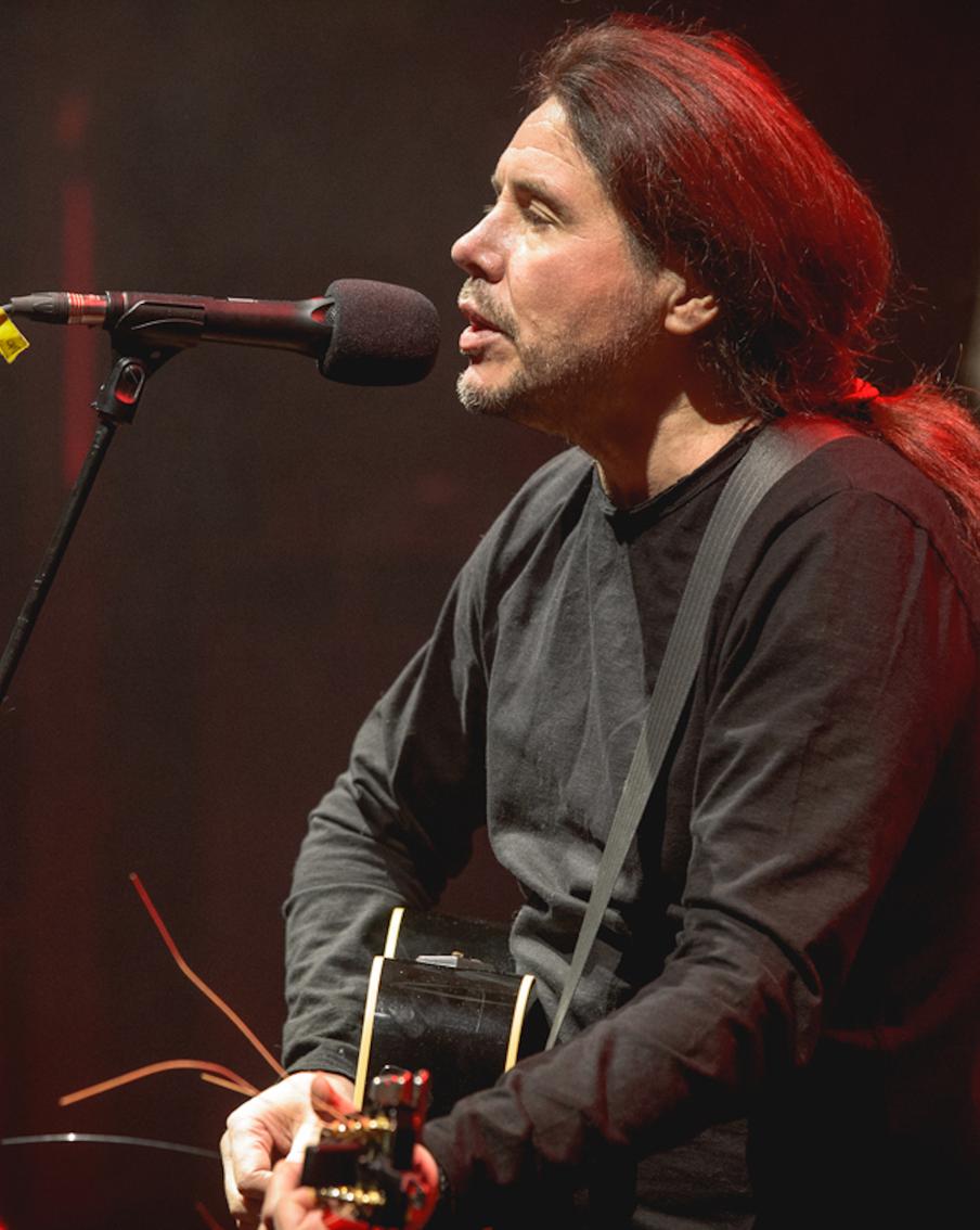 "Они ели семечки и кричали: "Страмцы!": Дмитрий Ревякин вспомнил самый яркий концерт "Калинова моста"