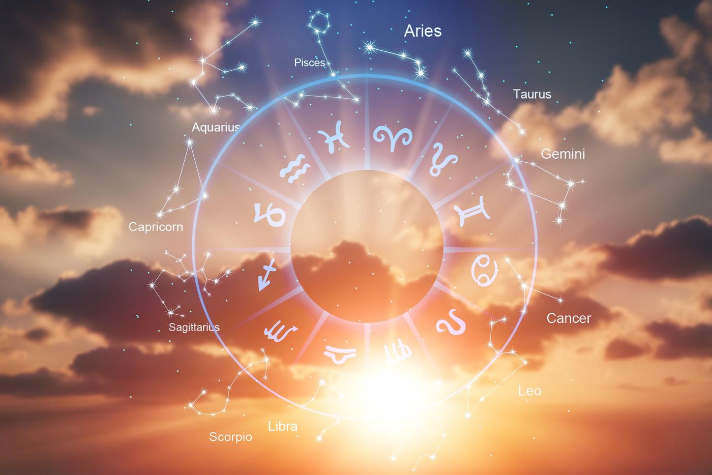 Гороскоп на апрель для всех знаков зодиака: месяц перемен и решений