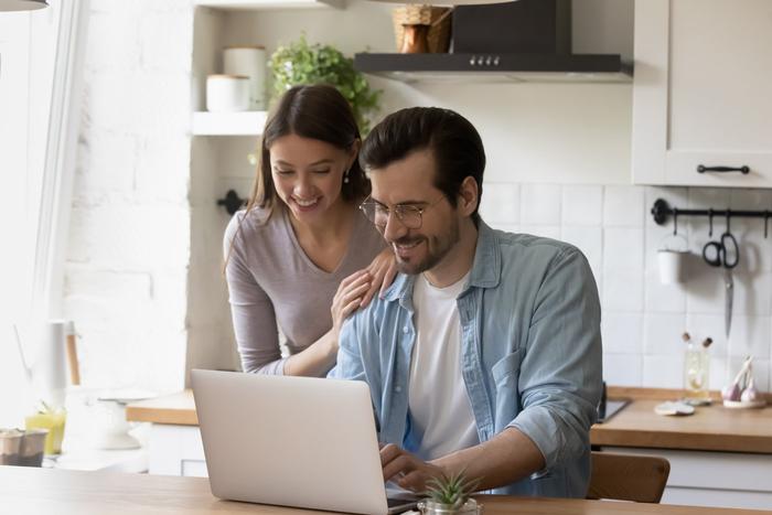 Кто берёт кредиты наличными