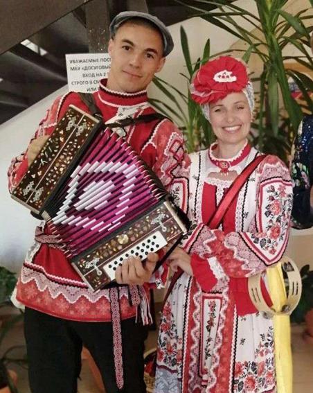 Частушечник рассказал, почему ИИ никогда не напишет смешную частушку